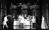Rosenkavalier in Altenburg: Ahiko Tsujii als Sophie, Amina Elmadfa als Octavian, Damen und Herren des Opernchores. Foto: Stephan Walzl
