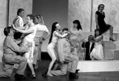 Der Opernchor des Mittelsächsischen Theaters Freiberg-Döbeln in „Carmen“. Foto: Wolfgang Sens