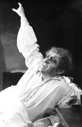 Dramatisch: Walter Kane spielt 1950 den Johannes Freudhofer in der Oper „Der Evangelimann“ von Wilhelm Kienzl in einer Aufführung im Stadttheater Würzburg. Foto: Archiv