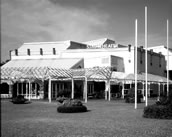 Außenansicht des Theaters Pforzheim. Foto: Theater