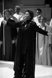 Seltener Fall gelungener Akkulturation: Susan Graham als Dido in Berlioz‘ „Les Troyens“ am Pariser Théâtre du Châtelet. Foto: Archiv