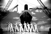 Vor der Abreise nach New York. Ensemble-Foto: Stage-Entertainment