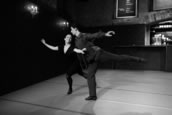 Ballett „situations“. Mireia Facal und Mikel Larrabeiti. Foto: Michael Hörnschemeyer