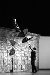 Szenenausschnitt aus dem „Kaufmann von Venedig“ mit Kathryn Lewek als Jessica und Jason Bridges als Lorenzo. Foto: Bregenzer Festspiele/Karl Forster