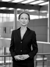 Die Akteure in Dresden: Kunstministerin Sabine von Schorlemer (Foto: Stephan Floss)