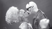 „Bussi – Das Munical“ mit Sandra Steffl als Barbie und Matthias Kostva als Schorsch. Foto: Christian POGO Zach.