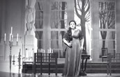 Romelia Lichtenstein als Adriana Lecouvreur. Foto: Theater, Oper und Orchester GmbH Halle /