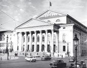 Das Münchner Nationaltheater kurz nach der Wiedereröffnung 1963. Quelle: Deutsches Theatermuseum München, Archiv Rudolf Betz.