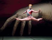 Adhonay Soares da Silva in „Jeu de cartes“. Foto: Stuttgarter Ballett