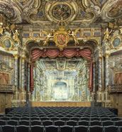Markgräfliches Opernhaus Bayreuth nach der Restaurierung, Blick zur Bühne mit neu rekonstruiertem Bühnenbild. Foto: Achim Bunz © Bayerische Schlösserverwaltung
