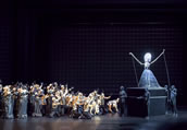 „Pique Dame“ mit der Konzertvereinigung Wiener Staatsopernchor. Foto: Salzburger Festspiele/Monika Rittershaus