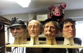 Masken von „M“. Foto: Gerrit M. Wedel,