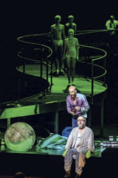 Christopher Ainslie (Prinz Go-Go), Markus Marquardt (Nekrotzar) und Komparserie. Foto: Semperoper Dresden/Ludwig Olah