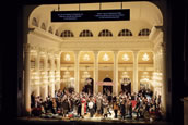 Chor und Extrachor der Bayerischen Staatsoper. Foto: Wilfried Hösl