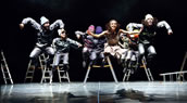 „Schneewittchen“, Ballett von Jörg Mannes mit Marco Marangio, Louise Curien, Ghabriel Gomes und Ensemblemitgliedern. Foto: Ida Zenna