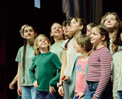 Kinderchor am Rhein und Akademie für Chor und Musiktheater bei der Probe zu „Pinocchio“. Foto: Daniel Senzek