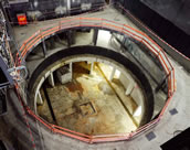 Das Bestandsgebäude des Großen Hauses bis auf den Rohbau zurückgebaut. Blick auf die Große Bühne. Foto: Michaela Schneider