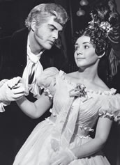 Henze, „Der Junge Lord“, an der Deutschen Oper Berlin 1965 mit Loren Driscoll als Lord Barrat und Edith Mathis als Luise. Foto: Ilse Buhs/ Deutsches Theatermuseum München