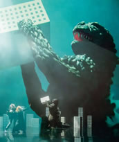 Neuwirth/Jelinek, „Monster´s Paradise“ mit Eric Jurenas, Georg Nigl, Kristina Stanek, Sarah Defrise, Anna Clementi (Sängerin Gorgonzilla), Vanessa Konzok (Darstellerin Gorgonzilla). Foto: Tanja Dorendorf