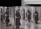 „Lohengrin“ in der Inszenierung von Hans Neuenfels bei den Bayreuther Festspielen 2010. Foto: Enrico Nawrath