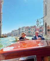 Emanuela Hualla Achatz und Walter Achatz 2026 in Venedig. Foto: privat